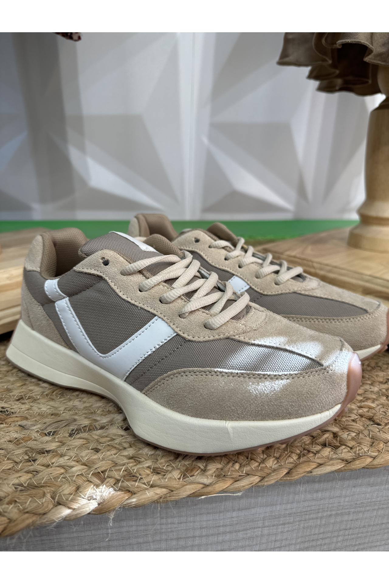 ZAPATILLAS DEPORTIVAS COMBINADAS BEIGE