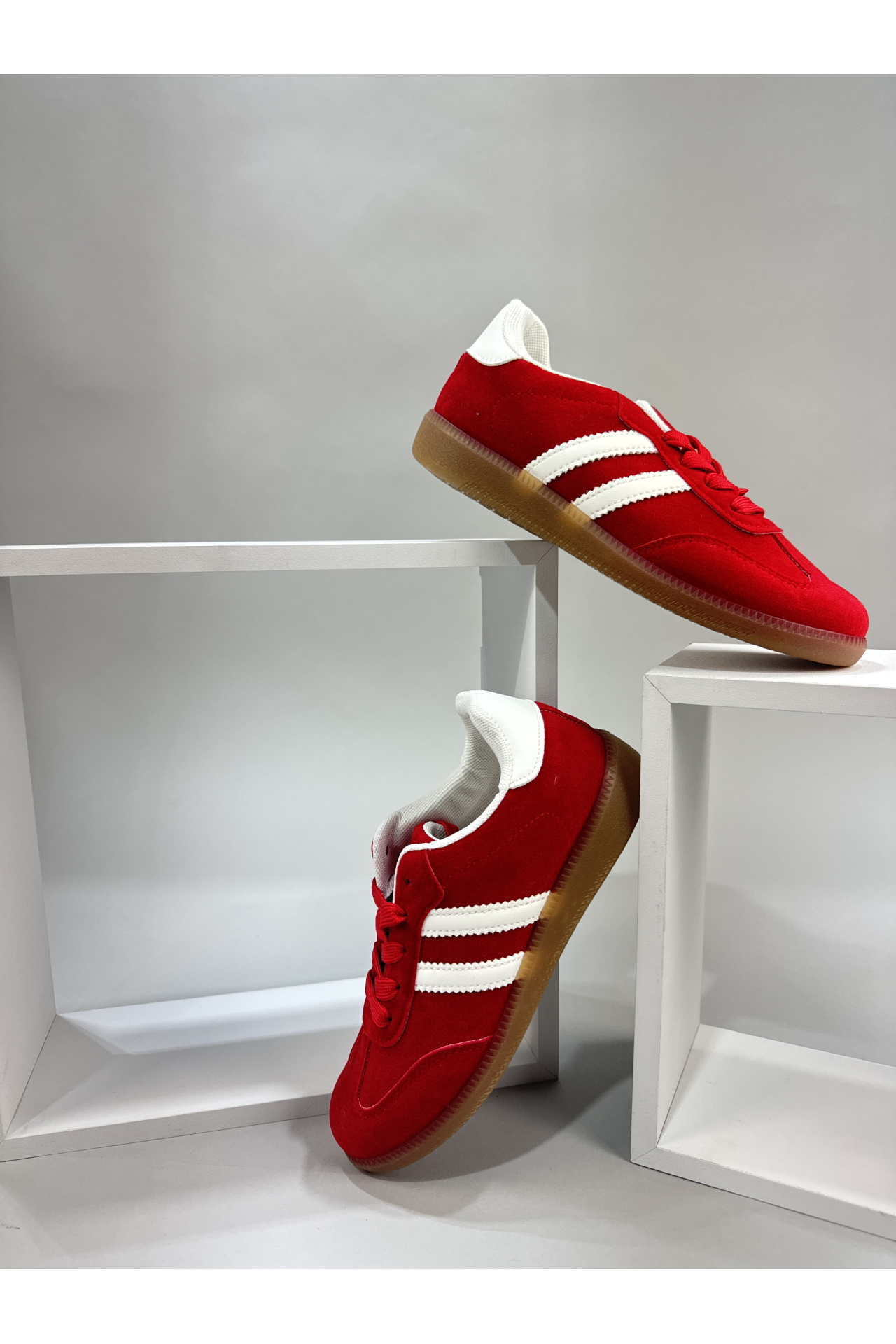 ZAPATILLA DEPORTIVA BAMBA ROJO